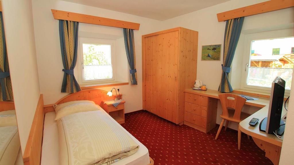 Bed And Breakfast Iman Santa Cristina Val Gardena Rom bilde